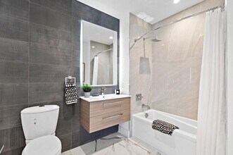 6025 JFK Blvd E in West New York, NJ - Foto de edificio - Building Photo