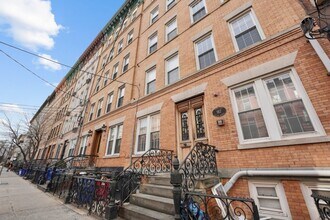 917 Willow Ave in Hoboken, NJ - Building Photo - Building Photo