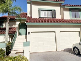 23 Lexington Ln W in Palm Beach Gardens, FL - Building Photo