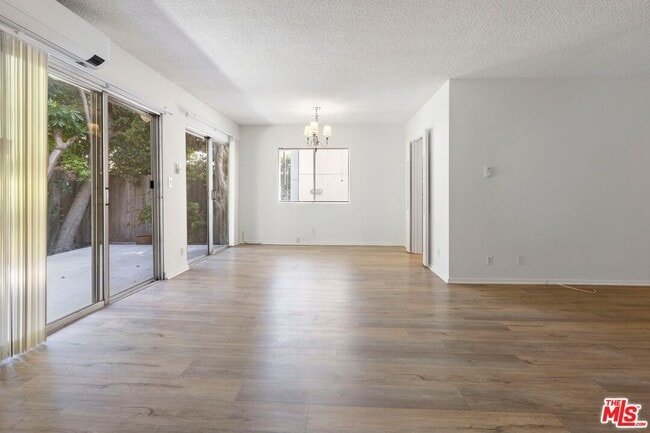 1852 Kelton Ave in Los Angeles, CA - Building Photo - Building Photo