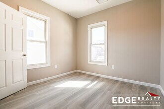 40 Long Ave, Unit 3 in Boston, MA - Foto de edificio - Building Photo