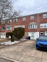 3013 Dowitcher Pl in Philadelphia, PA - Building Photo