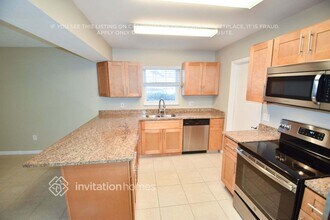 1231 Essex Dr in Wellington, FL - Foto de edificio - Building Photo