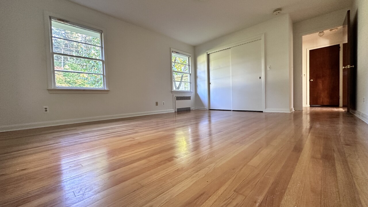 88 Ridge Rd, Unit 88A in Little Falls, NJ - Building Photo