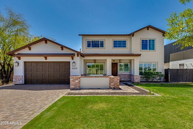 property at 3229 E Campbell Ave
