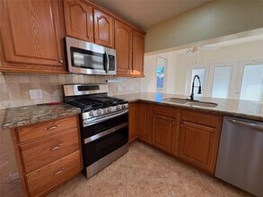 9310 NW 26th St in Sunrise, FL - Building Photo - Building Photo