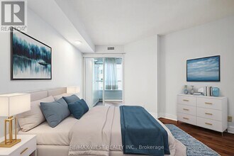 717-1717 Bay St. in Toronto, ON - Building Photo - Building Photo