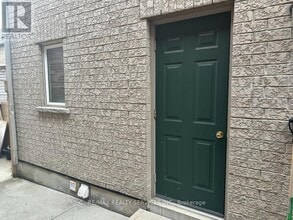 17 Eagle Plains Dr in Brampton, ON - Building Photo - Building Photo