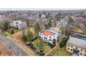 4637 E Lake Harriet Pkwy in Minneapolis, MN - Foto de edificio - Building Photo