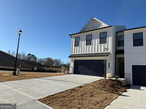 7253 Mulberry St in Flowery Branch, GA - Foto de edificio - Building Photo