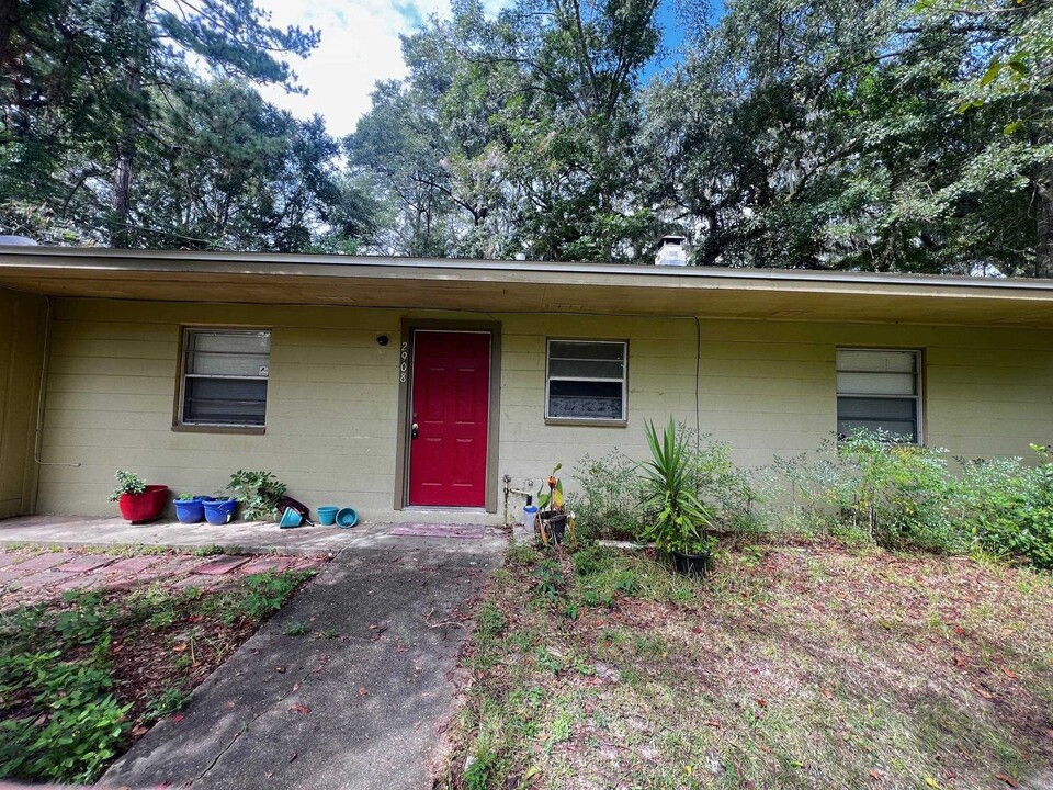 2908 Oakwood Dr in Tallahassee, FL - Building Photo