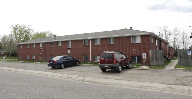 Dover apartments in Arvada, CO - Foto de edificio - Building Photo