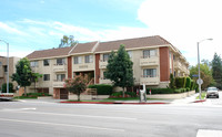 14658 Magnolia Blvd in Sherman Oaks, CA - Building Photo - Building Photo