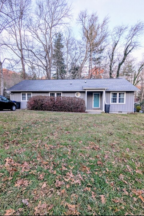 340 Genesis Cir in Black Mountain, NC - Building Photo