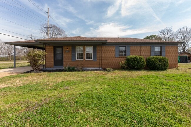 101 Scotland Dr in Athens, AL - Foto de edificio - Building Photo