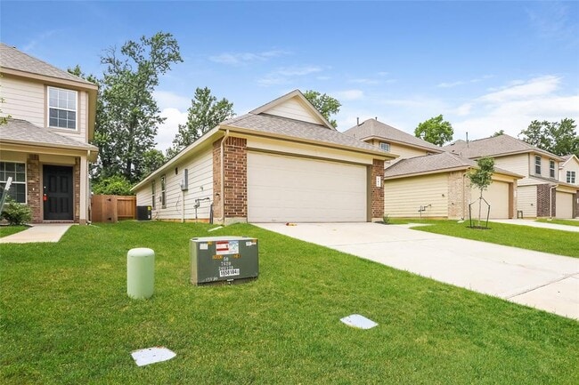 341 Shelby Meadow Dr in Willis, TX - Building Photo - Building Photo
