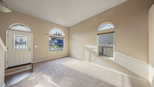 1421 NW Lofton Loop in Oak Harbor, WA - Building Photo - Building Photo