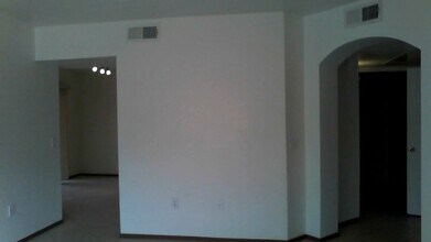 1567 N Pso La Tinaja in Green Valley, AZ - Building Photo - Building Photo