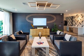 1724 Partnership Way in Katy, TX - Foto de edificio - Building Photo