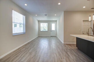 4102 N Thatcher Ave-Unit -2 in Tampa, FL - Building Photo - Building Photo