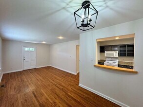 2301 Euston St in Raleigh, NC - Building Photo - Building Photo