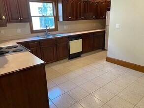 46 Grafton St, Unit 1st Fl in Arlington, MA - Foto de edificio - Building Photo