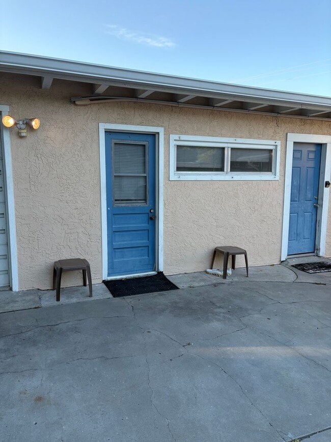 2700 NE Indian River Dr in Jensen Beach, FL - Building Photo - Building Photo