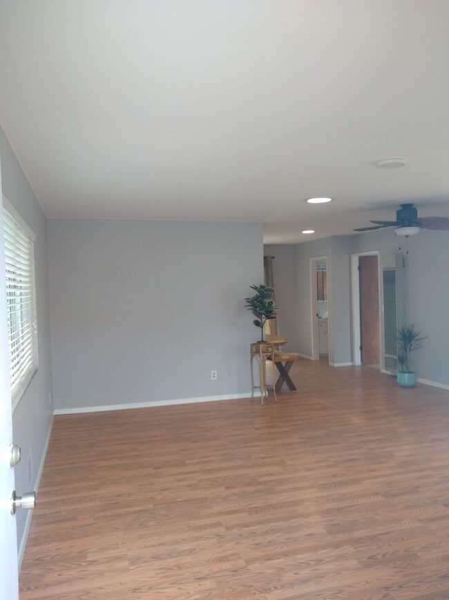3355 Valley St, Unit Guest House in Carlsbad, CA - Building Photo - Building Photo