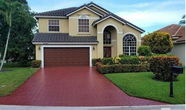 10885 La Salinas Cir