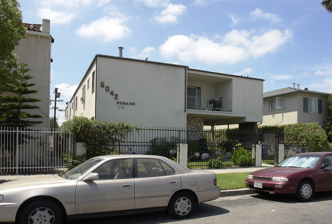 6042 Romaine St in Los Angeles, CA - Building Photo - Building Photo