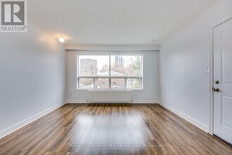 210 Habitant Dr in Toronto, ON - Building Photo - Building Photo