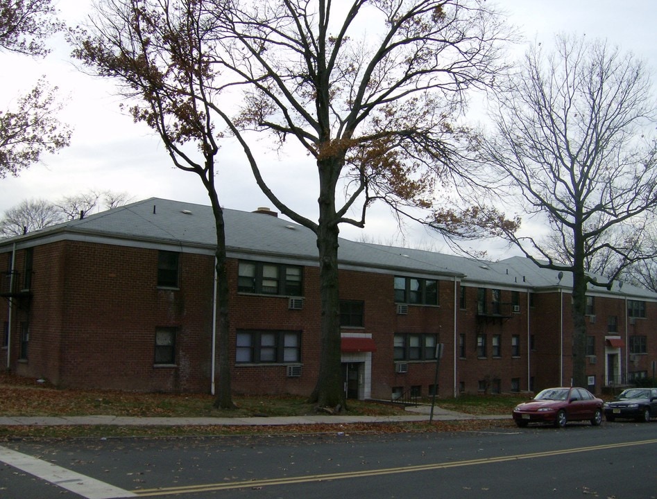 5-15 Rhode Island Ave in East Orange, NJ - Foto de edificio