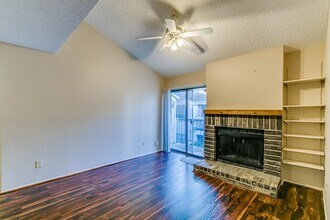 7950 N Stadium Dr in Houston, TX - Building Photo - Building Photo