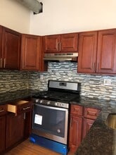 404 South St, Unit 3 in Philadelphia, PA - Building Photo - Building Photo