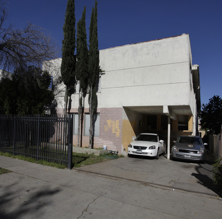 14135 Delano St in Van Nuys, CA - Building Photo