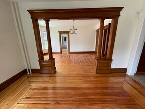 24 Winthrop Ter, Unit 1st Floor in Meriden, CT - Building Photo - Building Photo