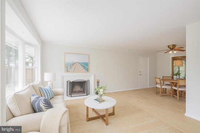5004 Eastchester Cir in Alexandria, VA - Building Photo - Building Photo