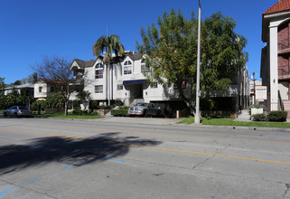 Camarillo Court Apartments in North Hollywood, CA - Building Photo - Building Photo