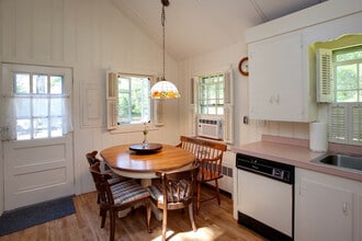 215 Scudder Rd in Barnstable, MA - Building Photo - Building Photo