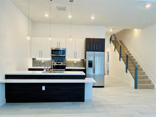 4385 NW 9th St. in Plantation, FL - Building Photo - Building Photo