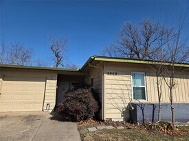 2559 Valwood Pkwy in Farmers Branch, TX - Building Photo