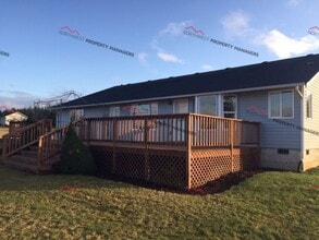 423 E Avery Rd in Chehalis, WA - Building Photo - Building Photo