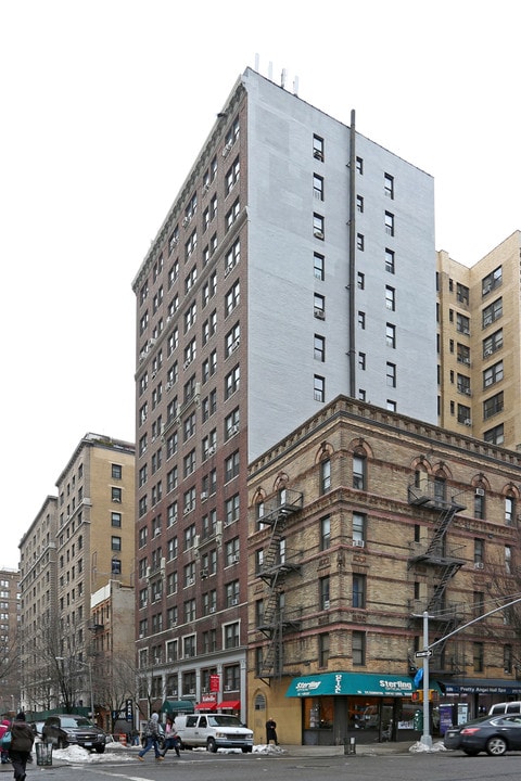 Oxford Apartments in New York, NY - Building Photo