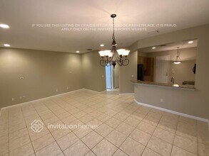 102 W Prive Cir in Delray Beach, FL - Foto de edificio - Building Photo