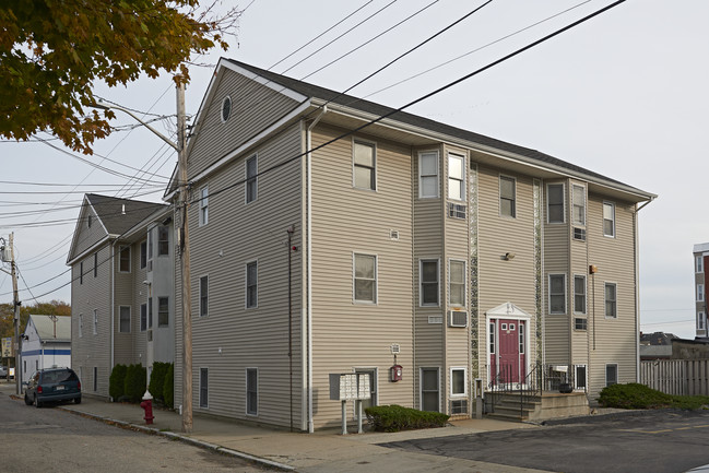 12 Glennon St in New Bedford, MA - Building Photo - Building Photo