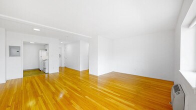 525 Highland Ave, Unit 26 in Malden, MA - Foto de edificio - Building Photo