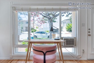 328 S Doheny Dr in Los Angeles, CA - Building Photo - Building Photo