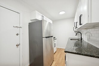 806 N Brooklyn St in Philadelphia, PA - Foto de edificio - Building Photo