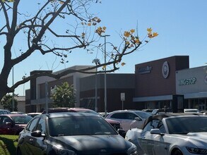 1667 S Westmoreland Blvd, Unit 1669 in Los Angeles, CA - Building Photo - Building Photo