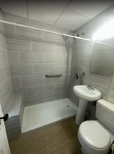 18 Fairbanks St, Unit 2 in Worcester, MA - Building Photo - Building Photo